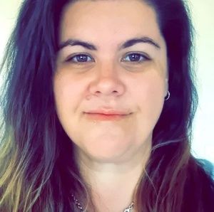 Meet your Posher, Dee